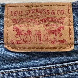 711 Skinny Jeans Levi